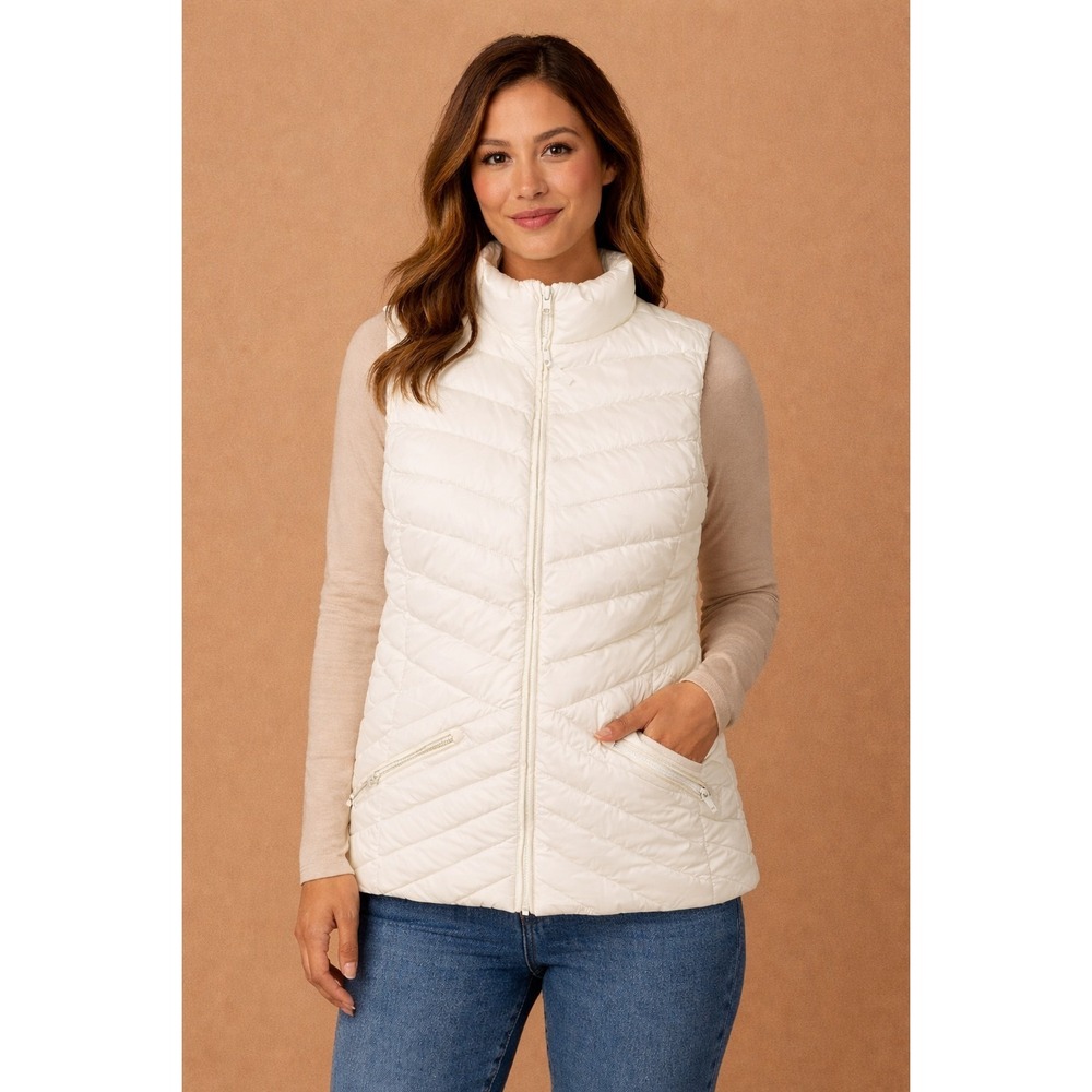 Talbots Quilted  Puffer Vest Ivory Size Medium Zip Fall Winter Puffer Down Blend
